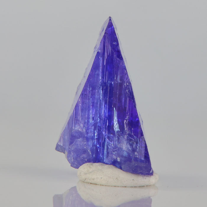 violet blue tanzanite crystal