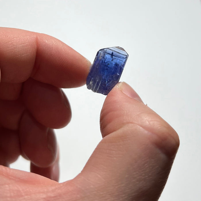 violet blue tanzanite crystal