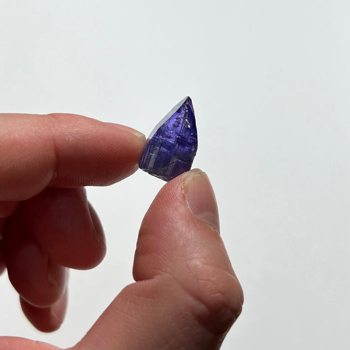 blue violet tanzanite crystal 