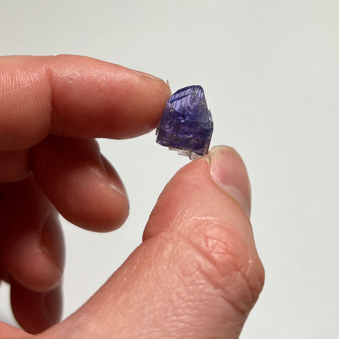 raw blue violet tanzanite 