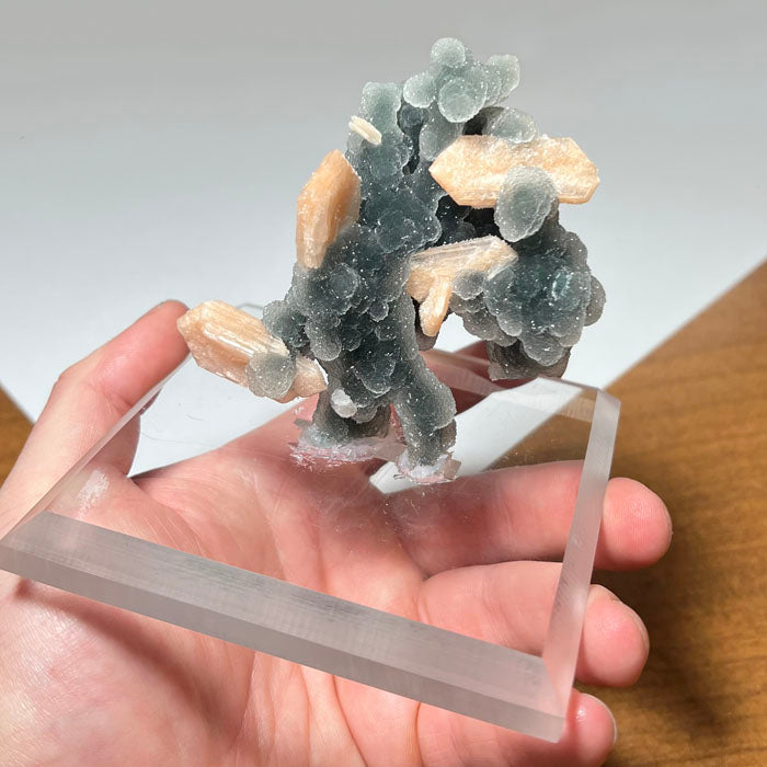 Stilbite and chalcedony india
