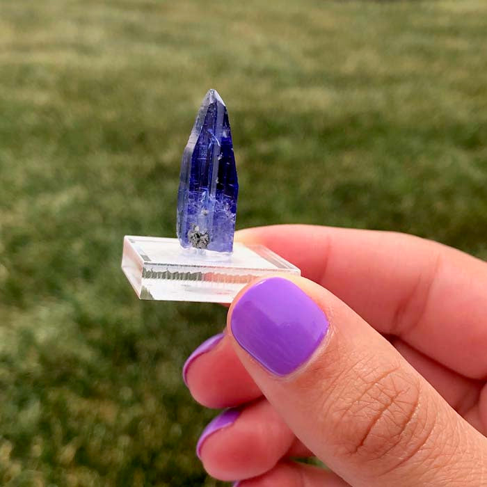 Gemmy blue raw tanzanite crystal