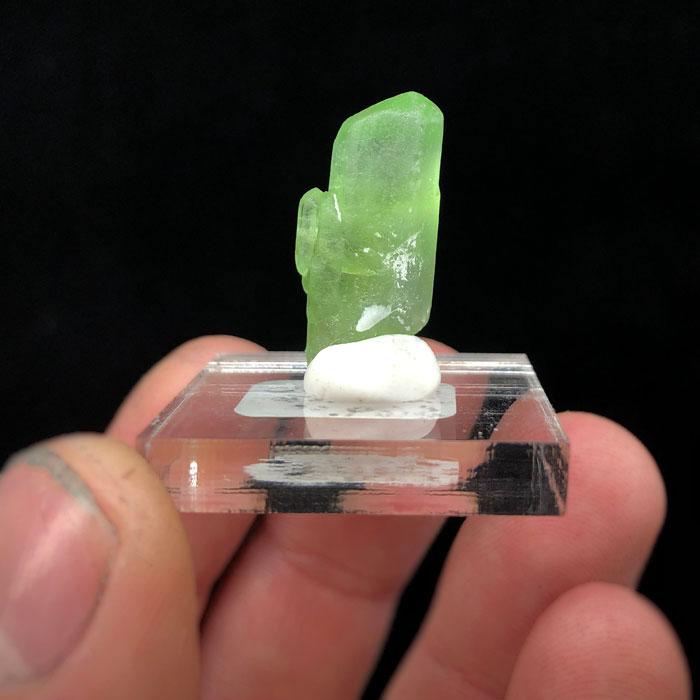 Raw Peridot Crystal Mineral Specimen